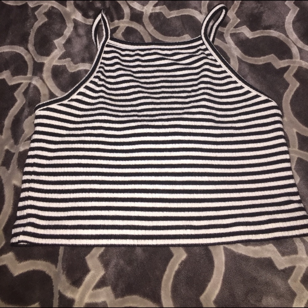 Halter neck cropped tank top